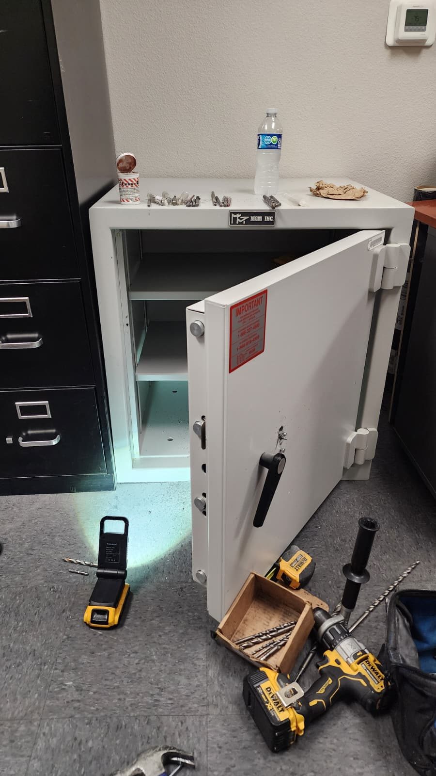 Las Vegas safe opening specialist — Armor Lock & Safe Solution technician on an MGM commercial safe job in the Vegas Valley, non-destructive method preferred, licensed by LVMPD